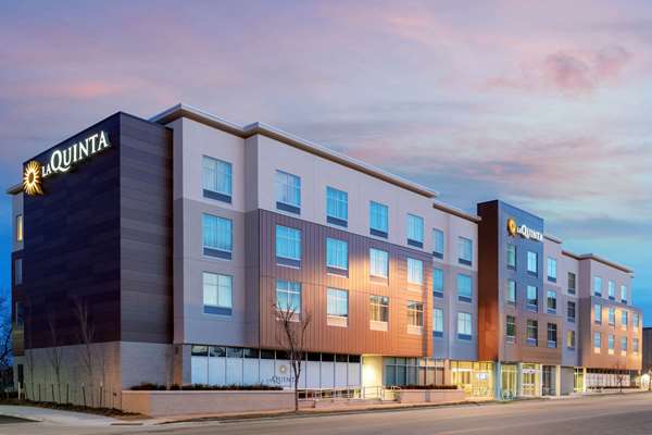 Exterior view - La Quinta Inn & Suites Beacon Hill Kansas City