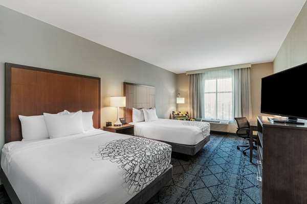  - La Quinta Inn & Suites Beacon Hill Kansas City