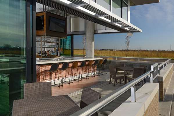 Bar - Hyatt Place Hotel Pena Station Airport Denver