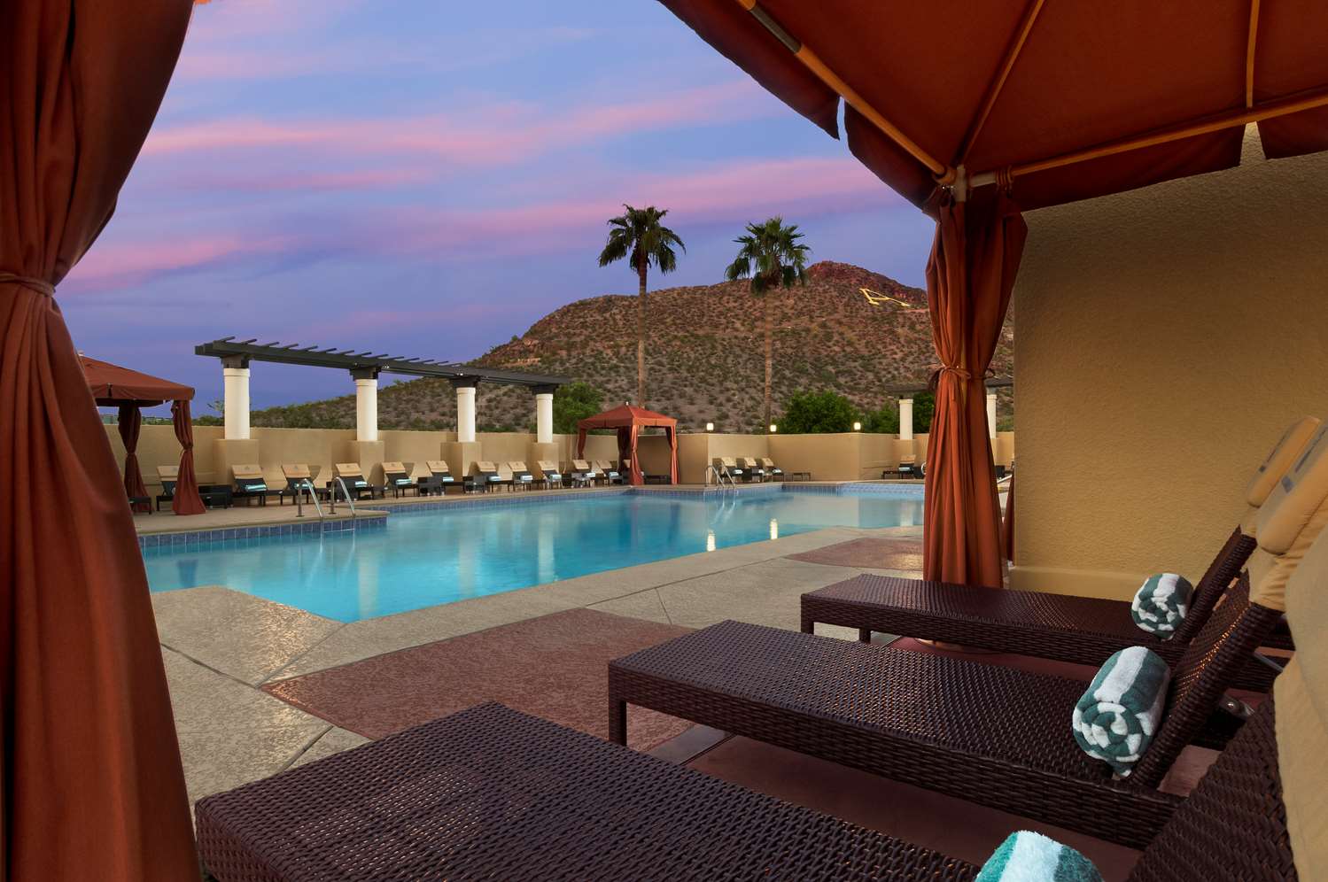 Tempe Mission Palms Hotel, AZ See Discounts