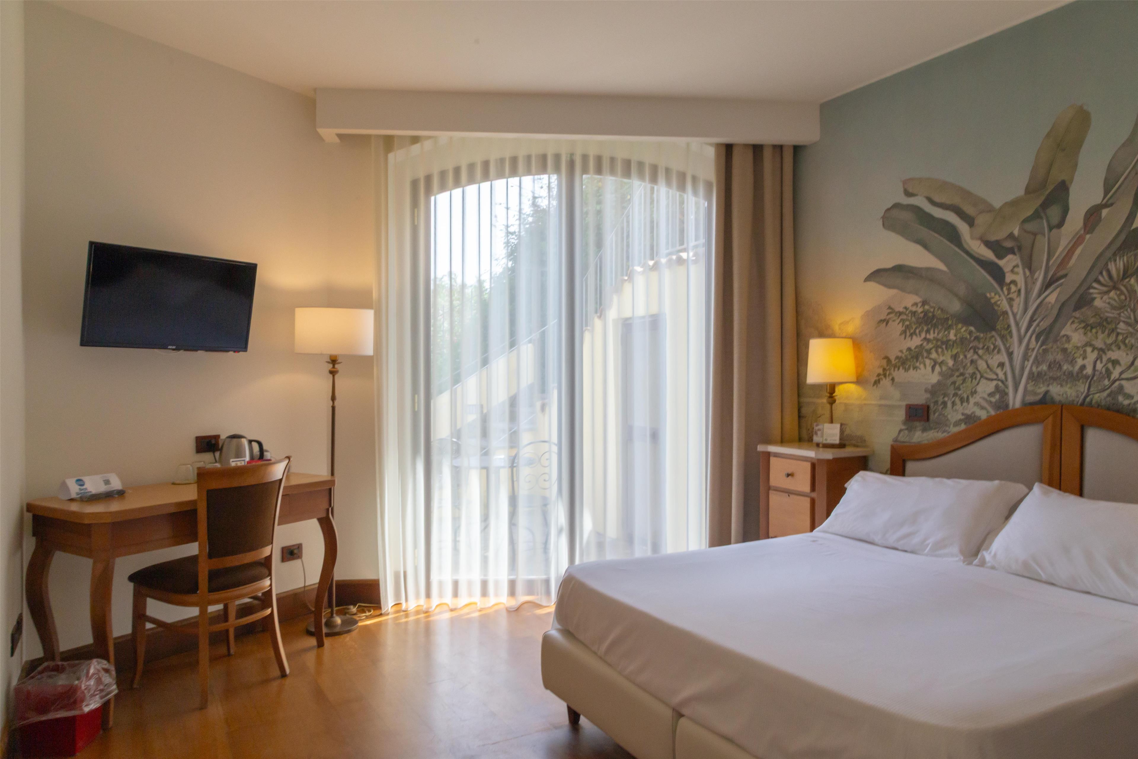 Best Western Hotel Santa Caterina Room Type - 1 Queen And 1 Single, Standard Room