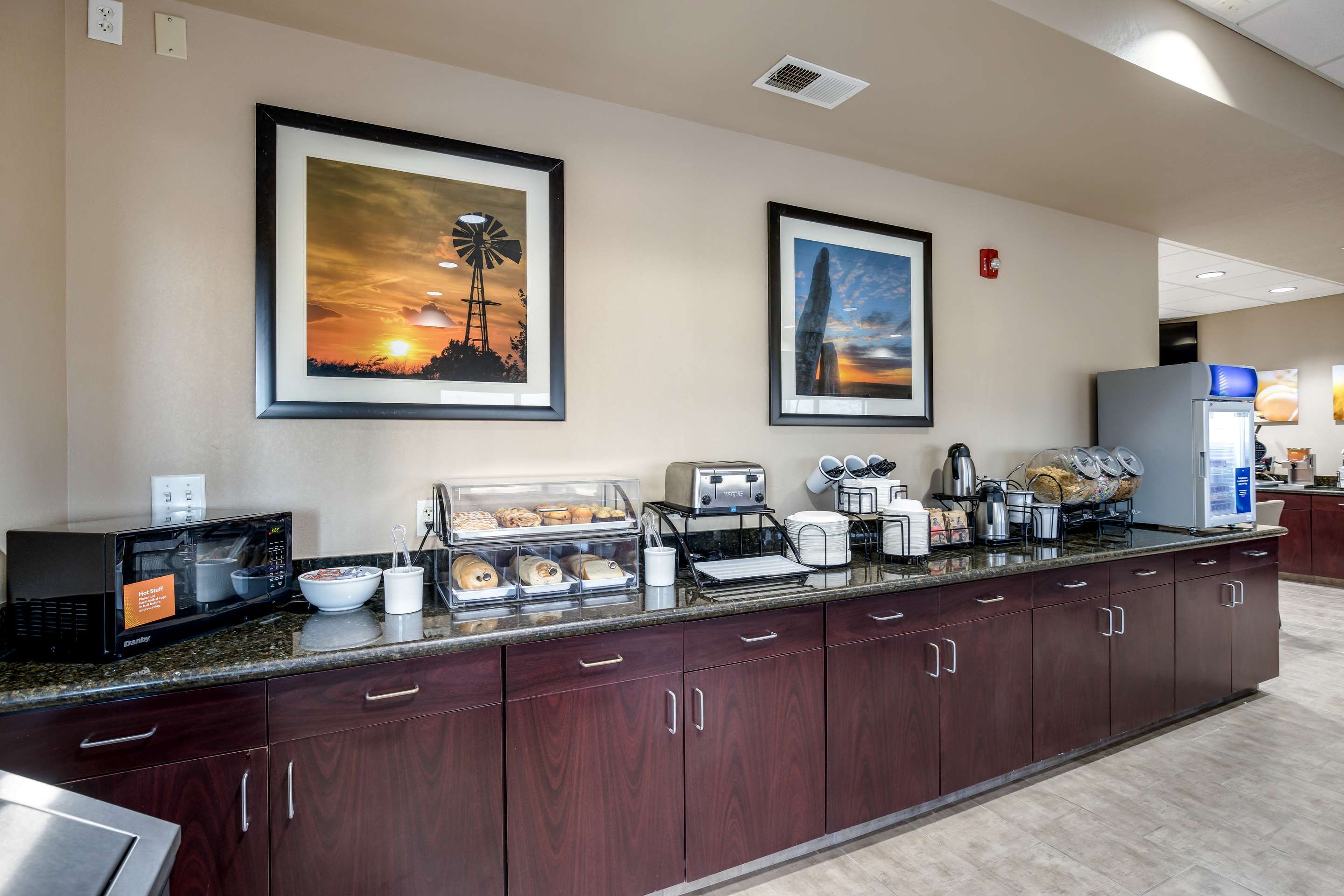 Breakfast area