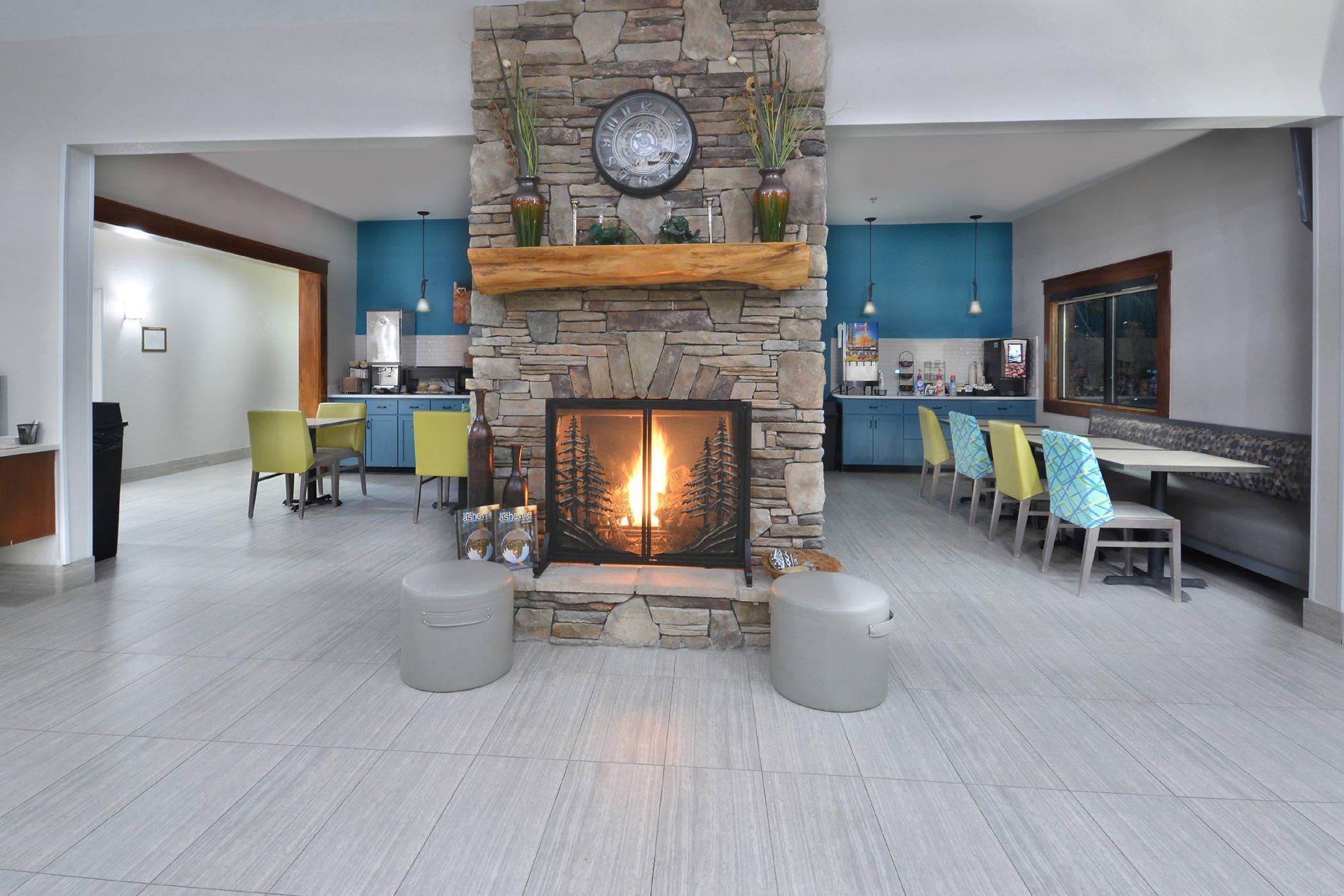 Fireplace | Brookstone Lodge near Biltmore Village, Ascend Hotel Collection