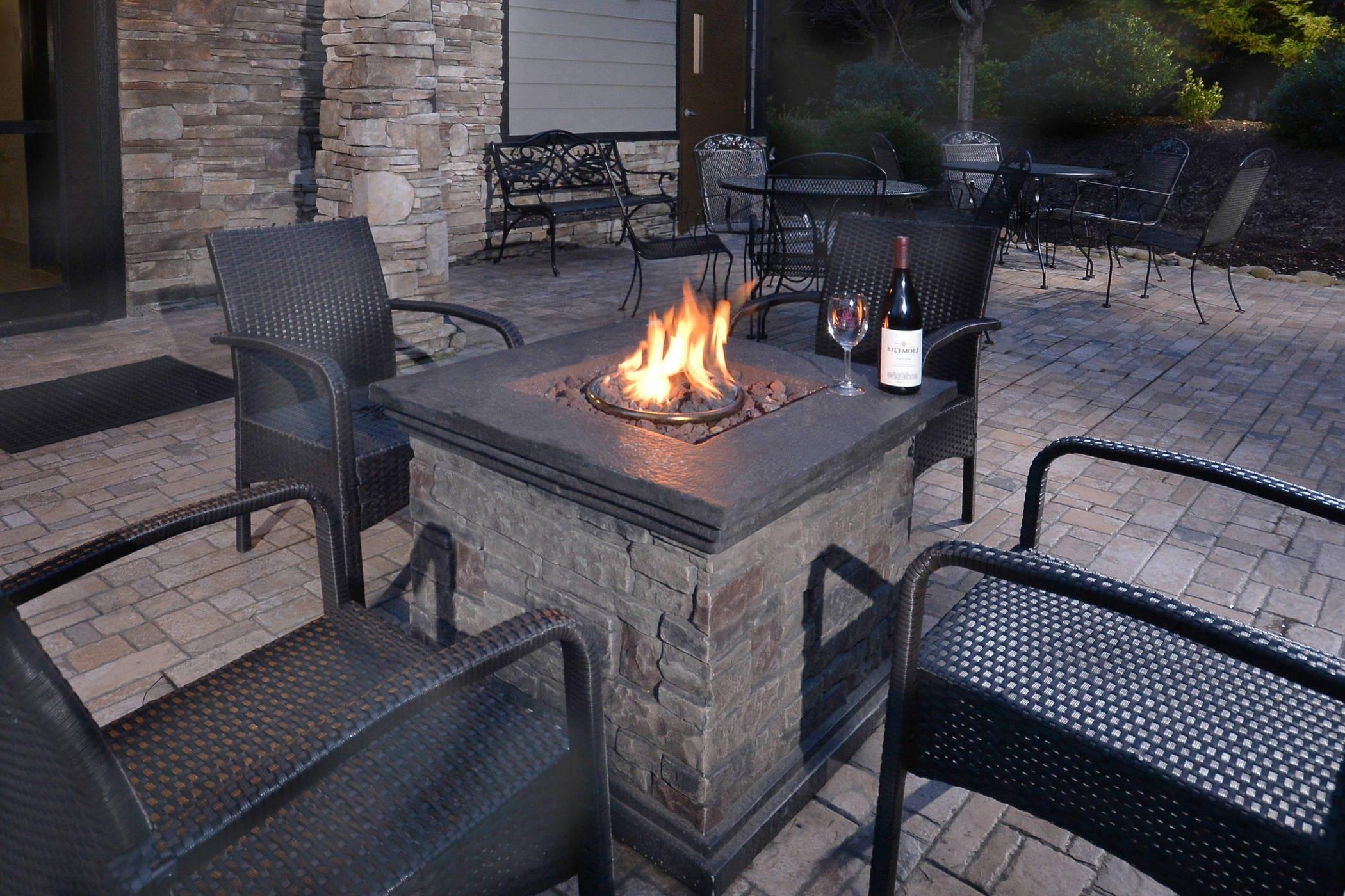 Hotel patio | Brookstone Lodge near Biltmore Village, Ascend Hotel Collection