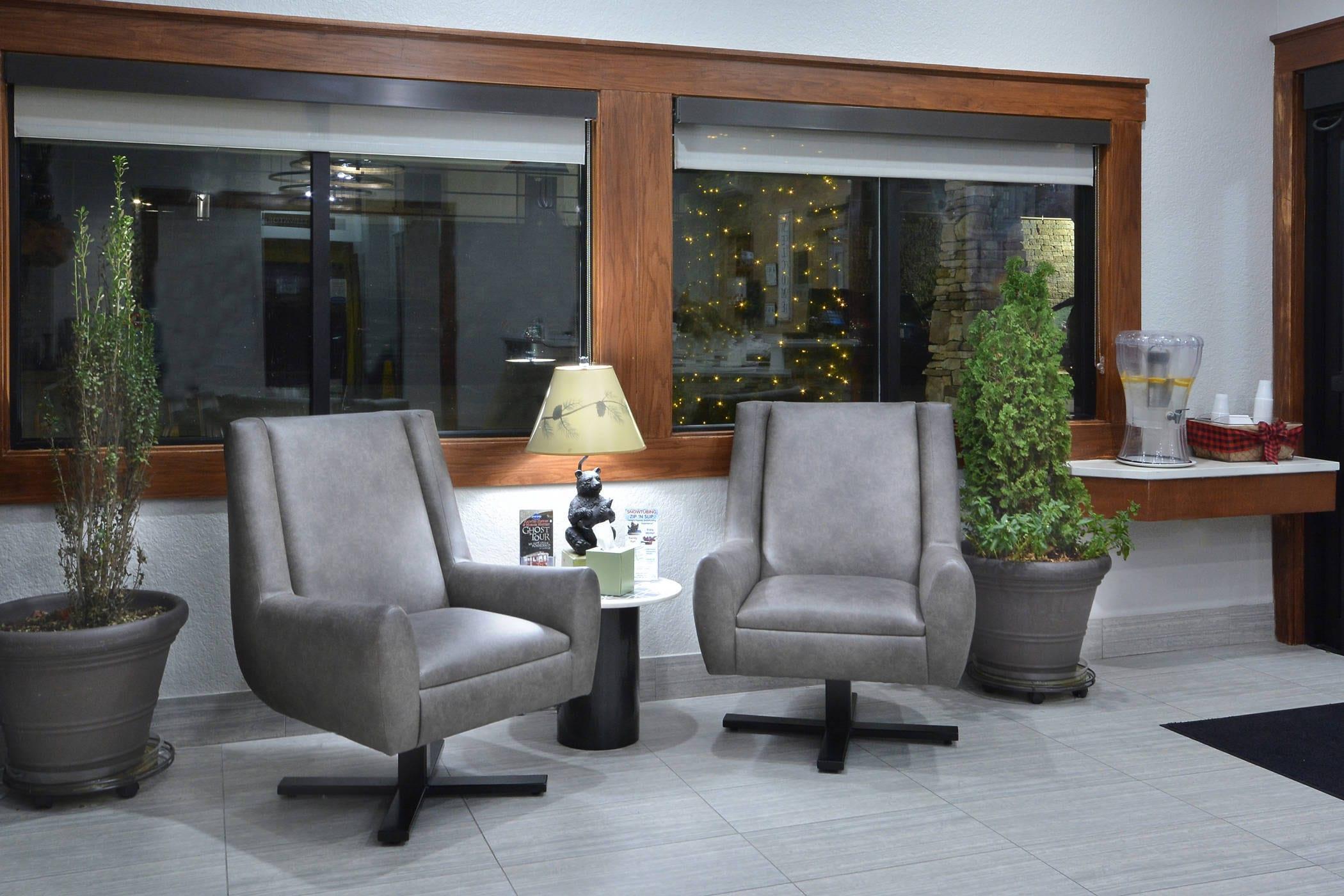 Hotel lobby | Brookstone Lodge near Biltmore Village, Ascend Hotel Collection