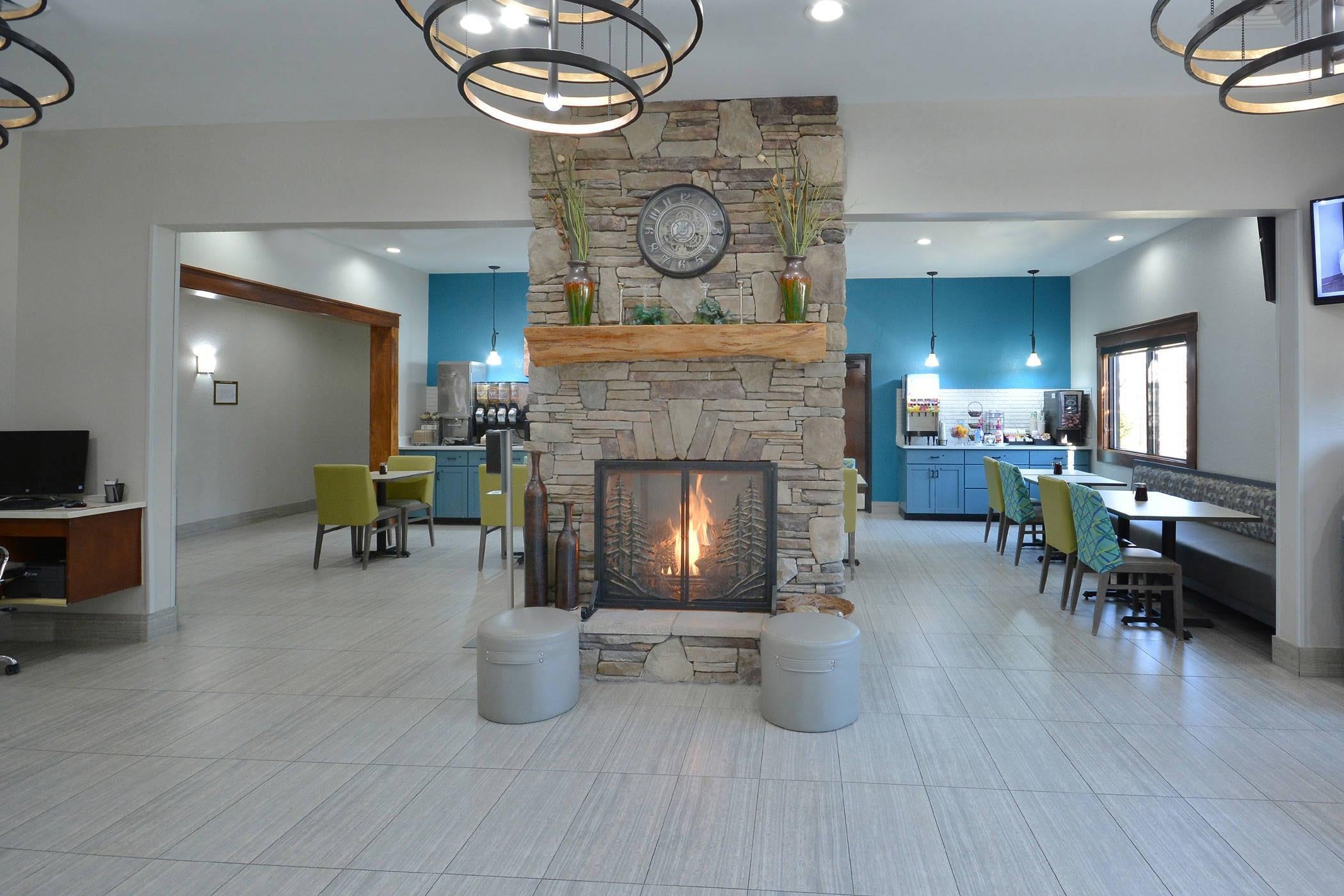 Fireplace | Brookstone Lodge near Biltmore Village, Ascend Hotel Collection