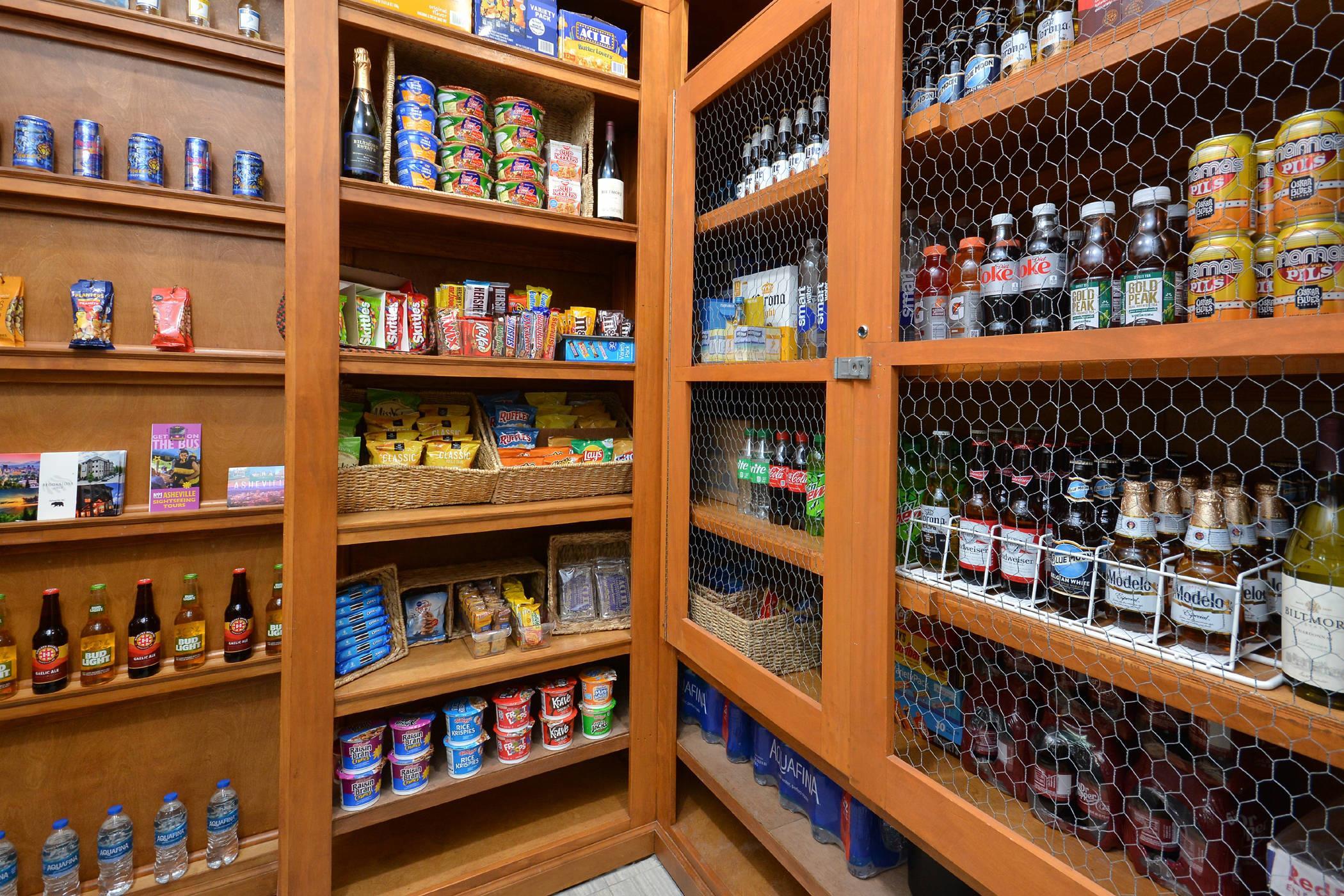 Hotel gift shop | Brookstone Lodge near Biltmore Village, Ascend Hotel Collection
