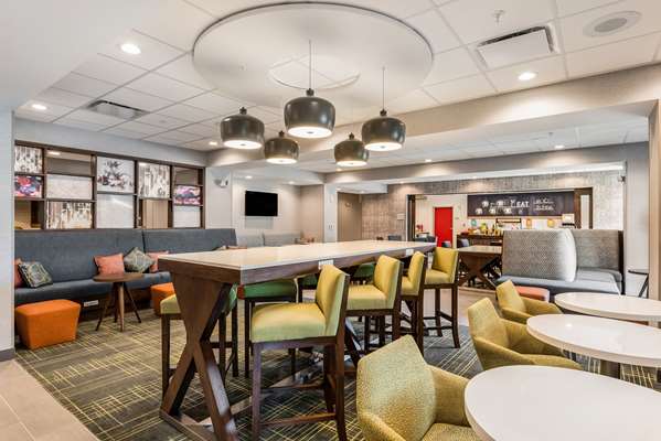 Restaurant - Hampton Inn Batesville