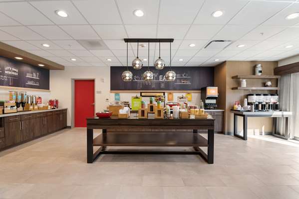 Amenities - Hampton Inn Batesville