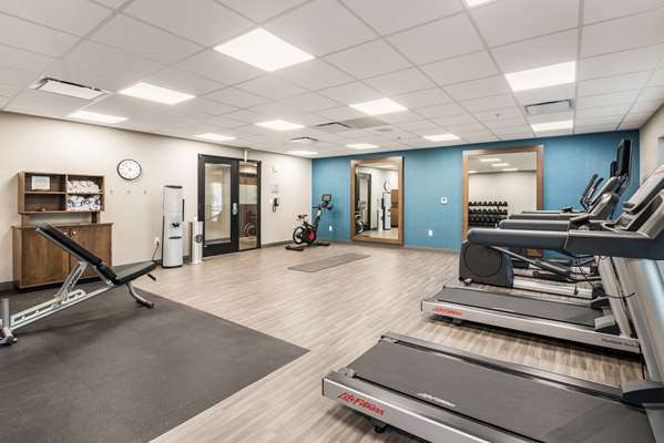 Fitness/ Exercise Room - Hampton Inn Batesville