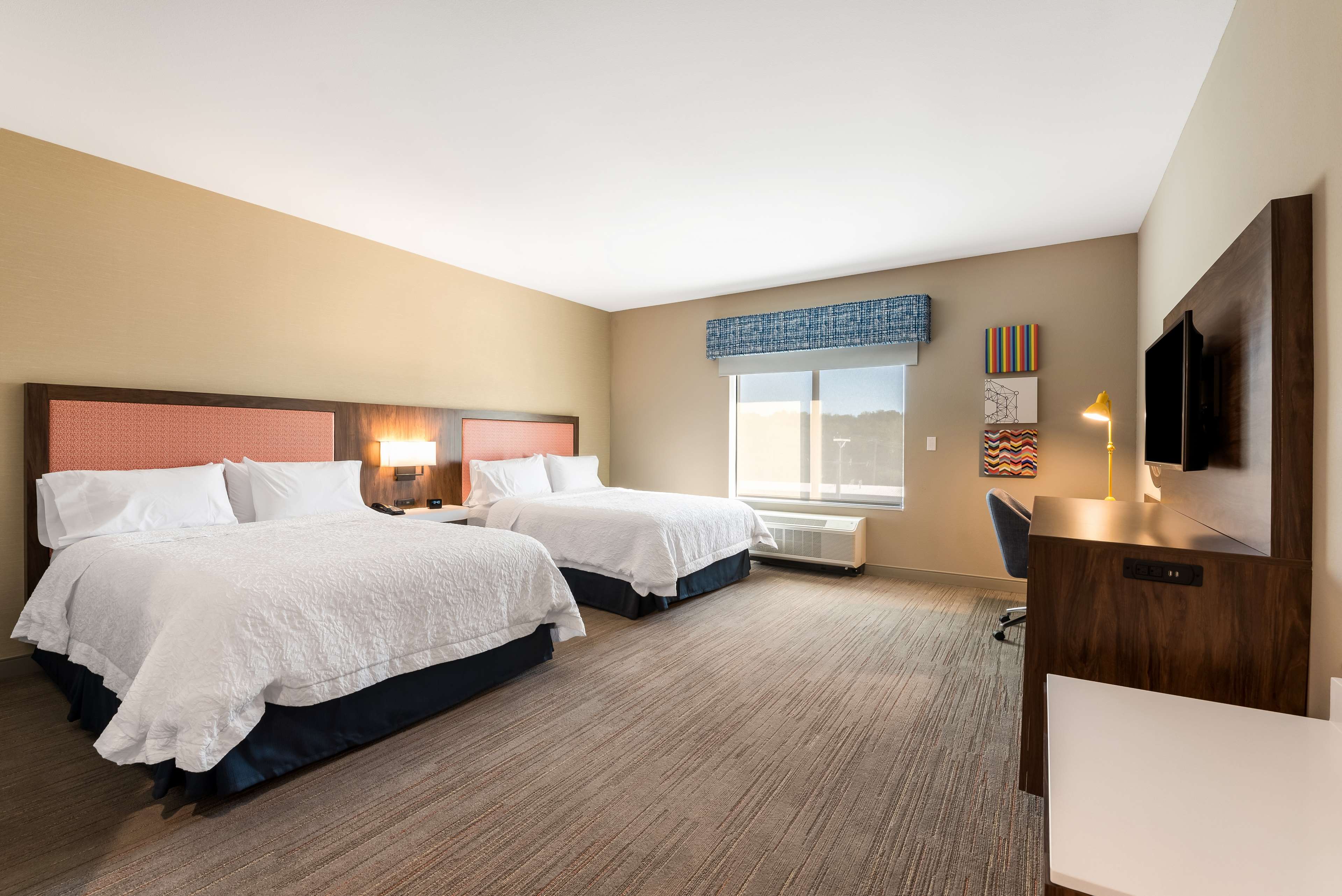 Hampton Inn Batesville Room Type - 2QN MOB HEARING ACC TUB NS
