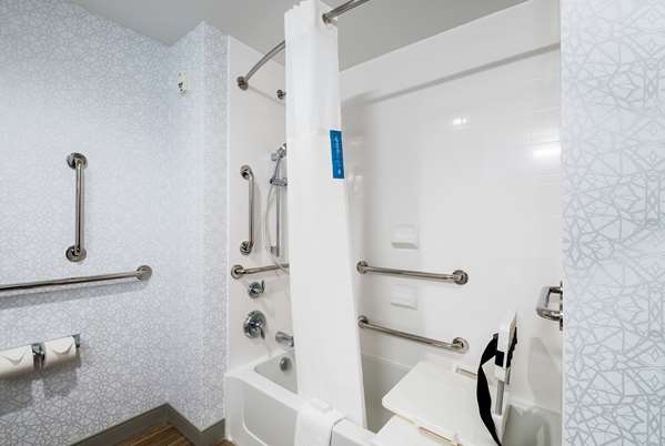  - Hampton Inn Batesville