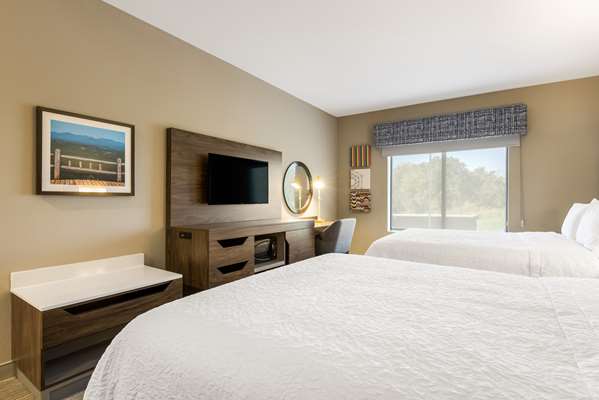  - Hampton Inn Batesville