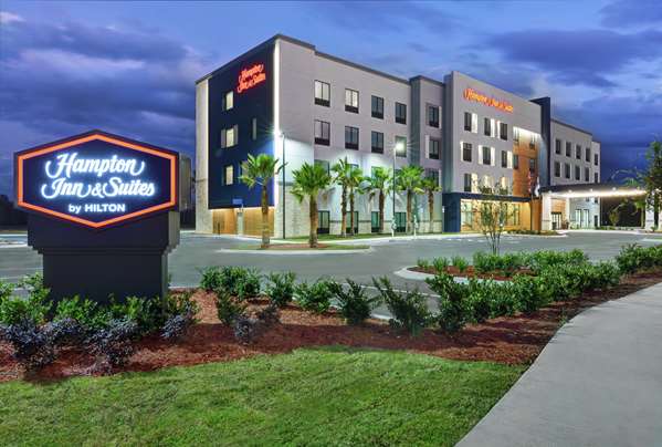 Exterior view - Hampton Inn & Suites Middleburg