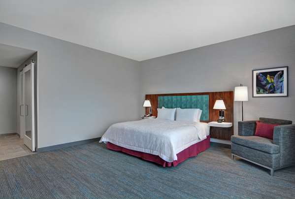  - Hampton Inn & Suites Middleburg