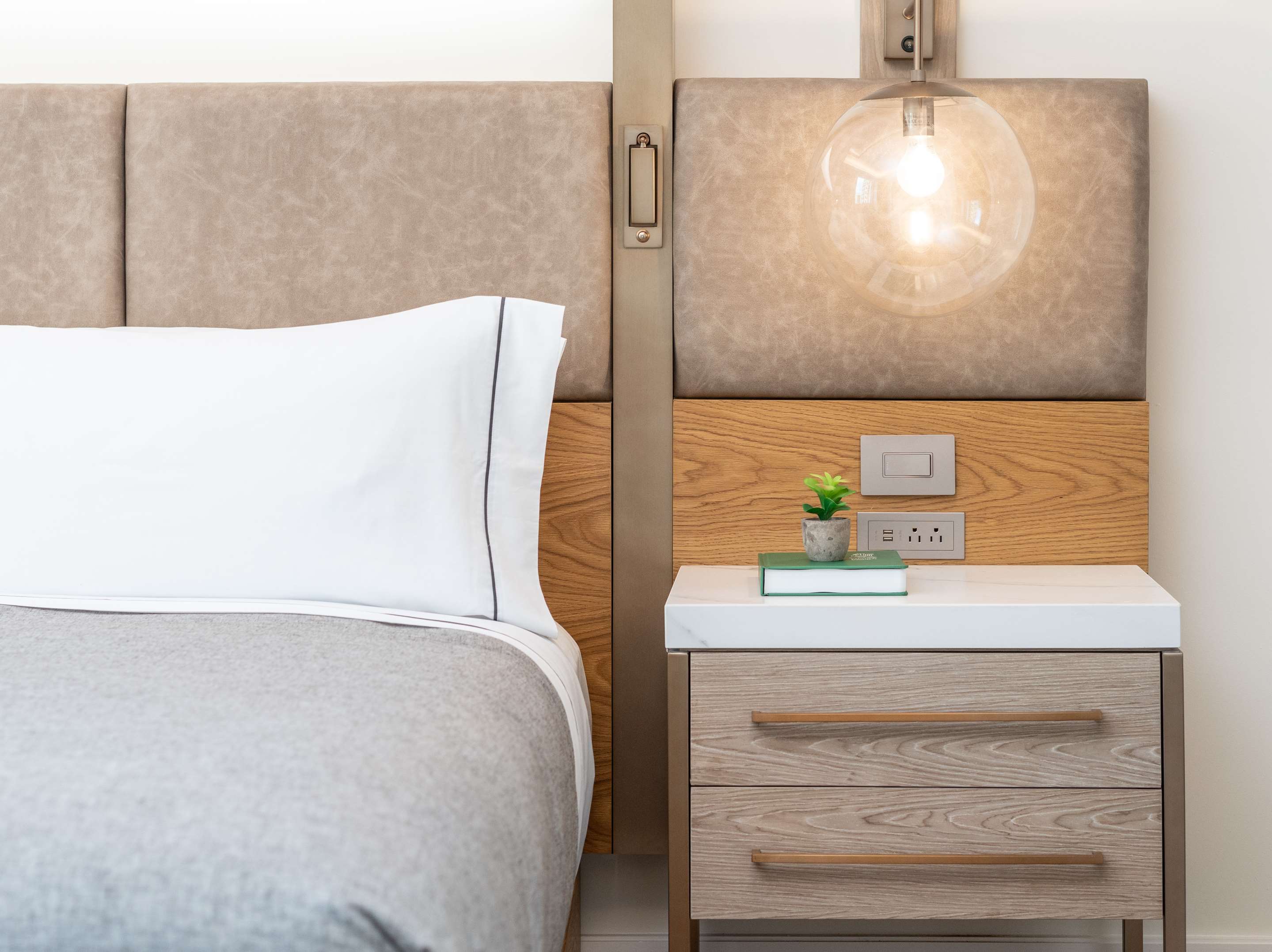 Guest room