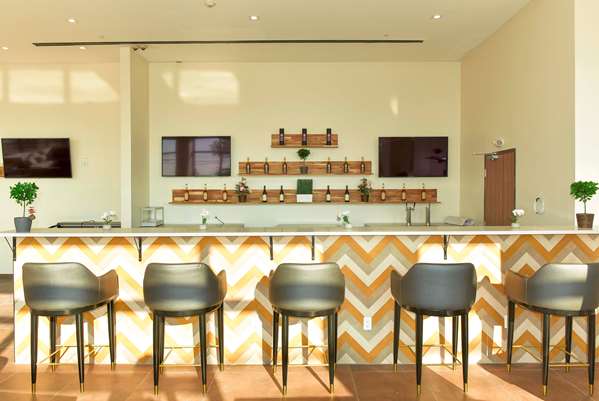 Bar - Wyndham Garden Hotel Secaucus North Bergen