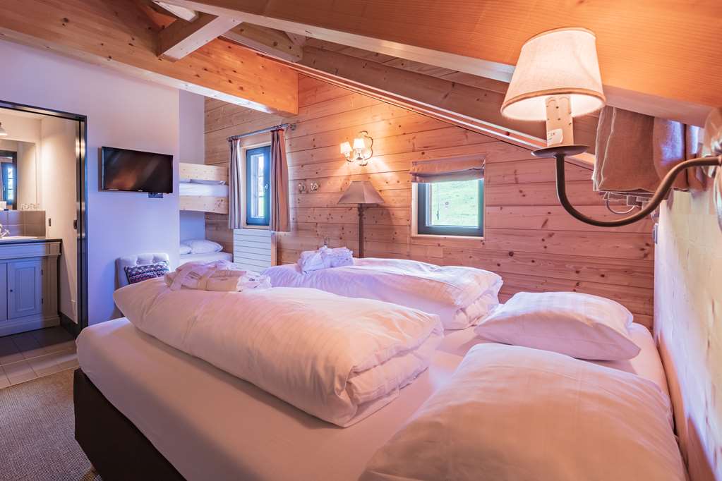 TOP RINDERBERG SWISS ALPINE LODGE-guestroom-Guest Room,On-Site.jpg