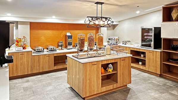 Amenities - Clarion Inn Nashua