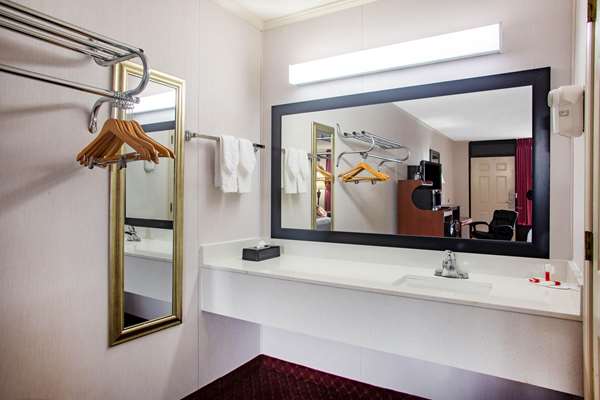  - Ramada Hotel Branson