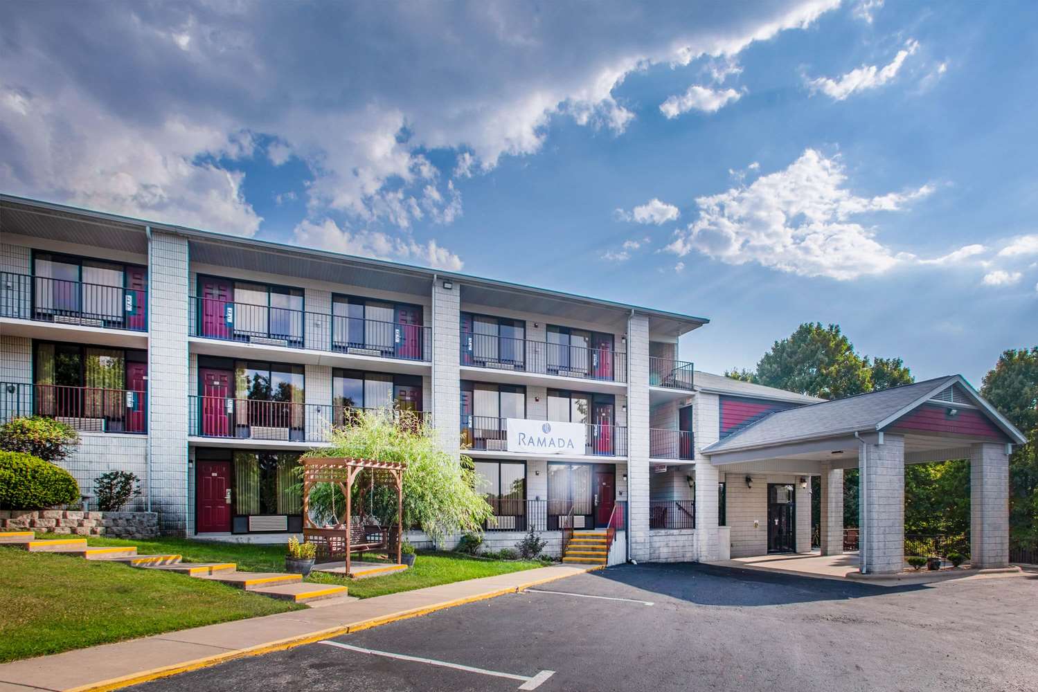 Ramada Hotel Branson, MO See Discounts