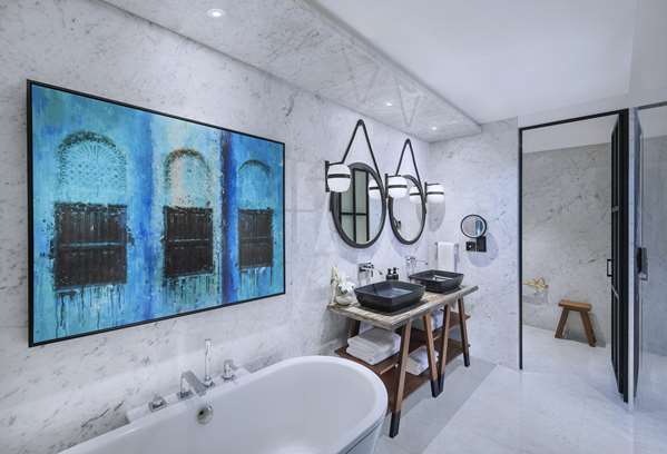 ANDAZ SUITE BALCONY