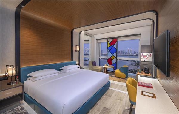 1 King Bed Sea View