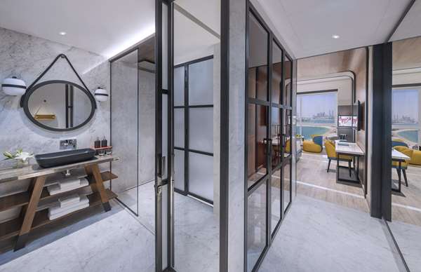 1 King Bed Sea View
