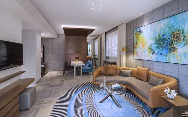 ANDAZ SUITE BALCONY