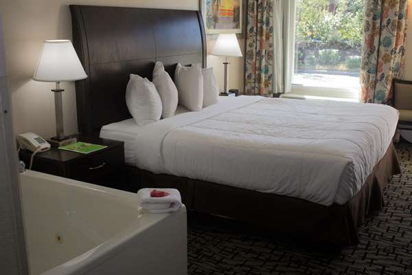 Suite - SureStay Hotel by Best Western North Myrtle Beach