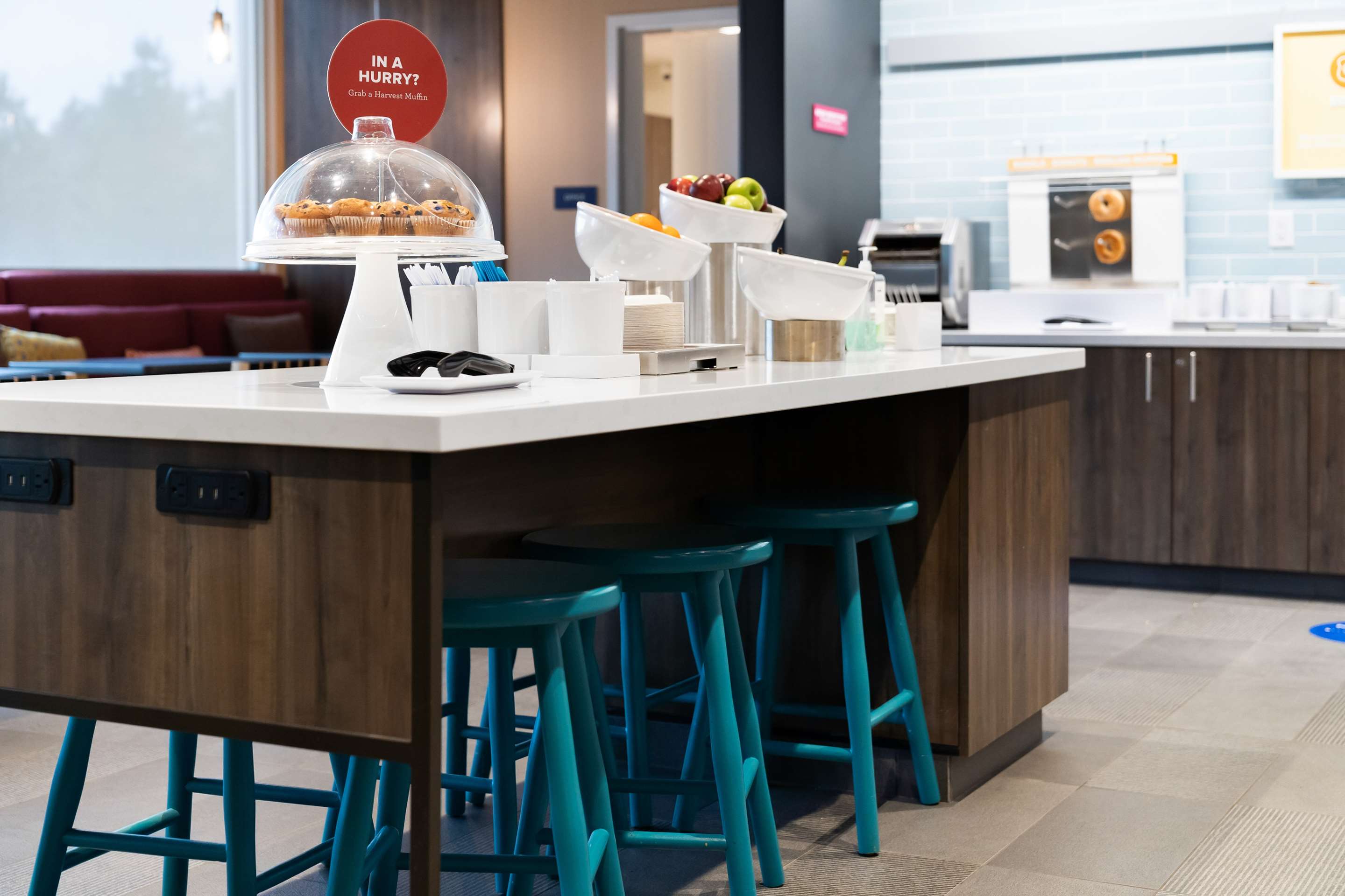 Breakfast Area | Tru By Hilton Greensboro Lake Oconee