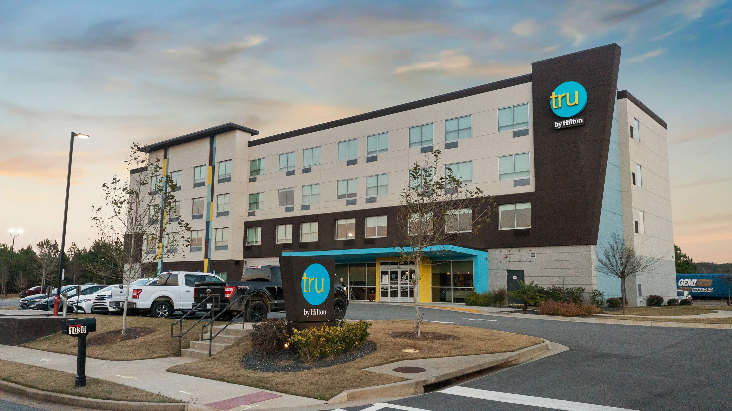 Exterior | Tru By Hilton Greensboro Lake Oconee