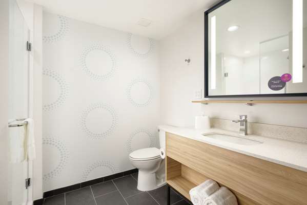  - Tru by Hilton Hamilton Place Chattanooga - I-75, Exit 5