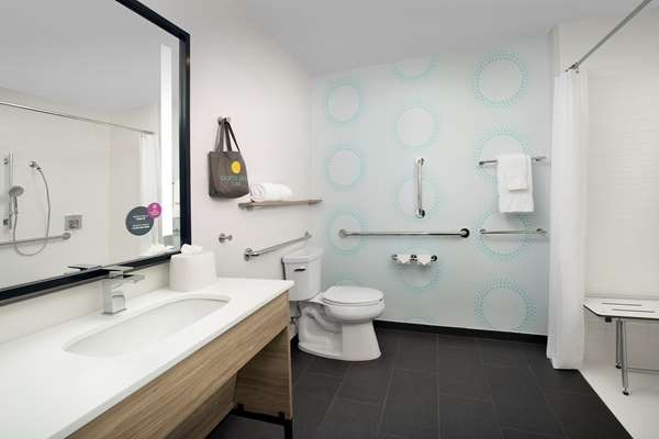  - Tru by Hilton Hotel Airport Charlotte