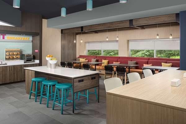 Amenities - Tru by Hilton Hotel Airport Charlotte