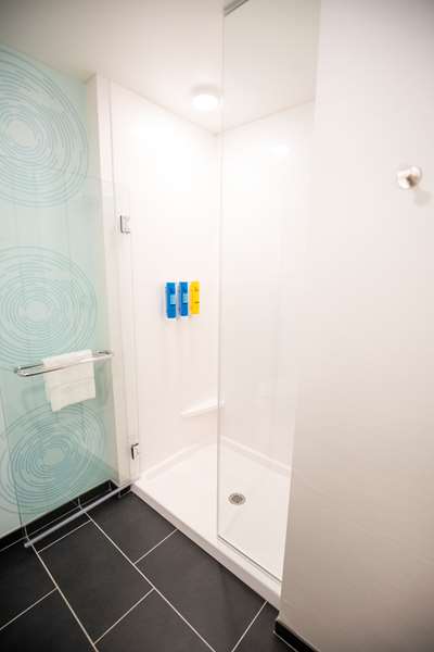  - Tru by Hilton Hotel Allen