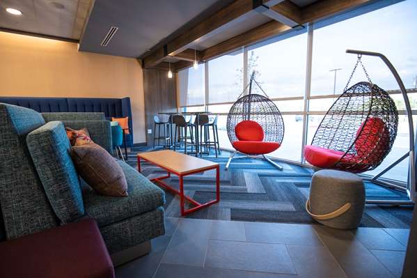  - Tru by Hilton Hotel Allen