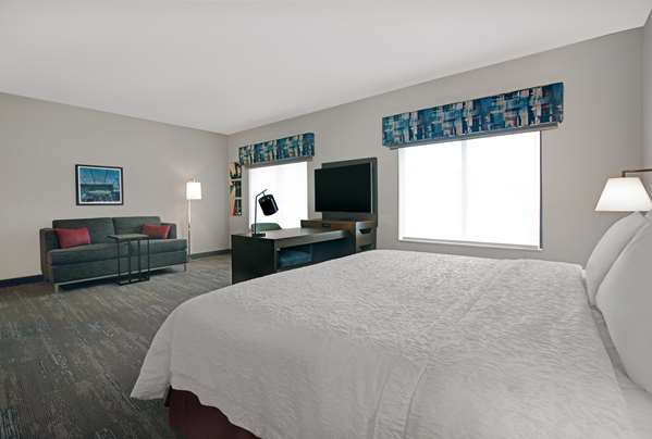  - Hampton Inn & Suites Farmers Branch - I-635, Exit 28