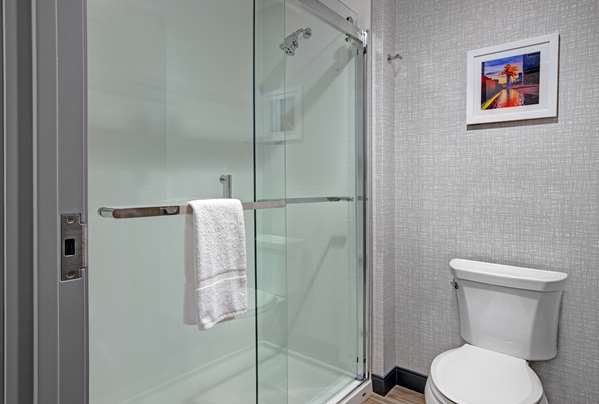  - Hampton Inn & Suites Farmers Branch - I-635, Exit 28