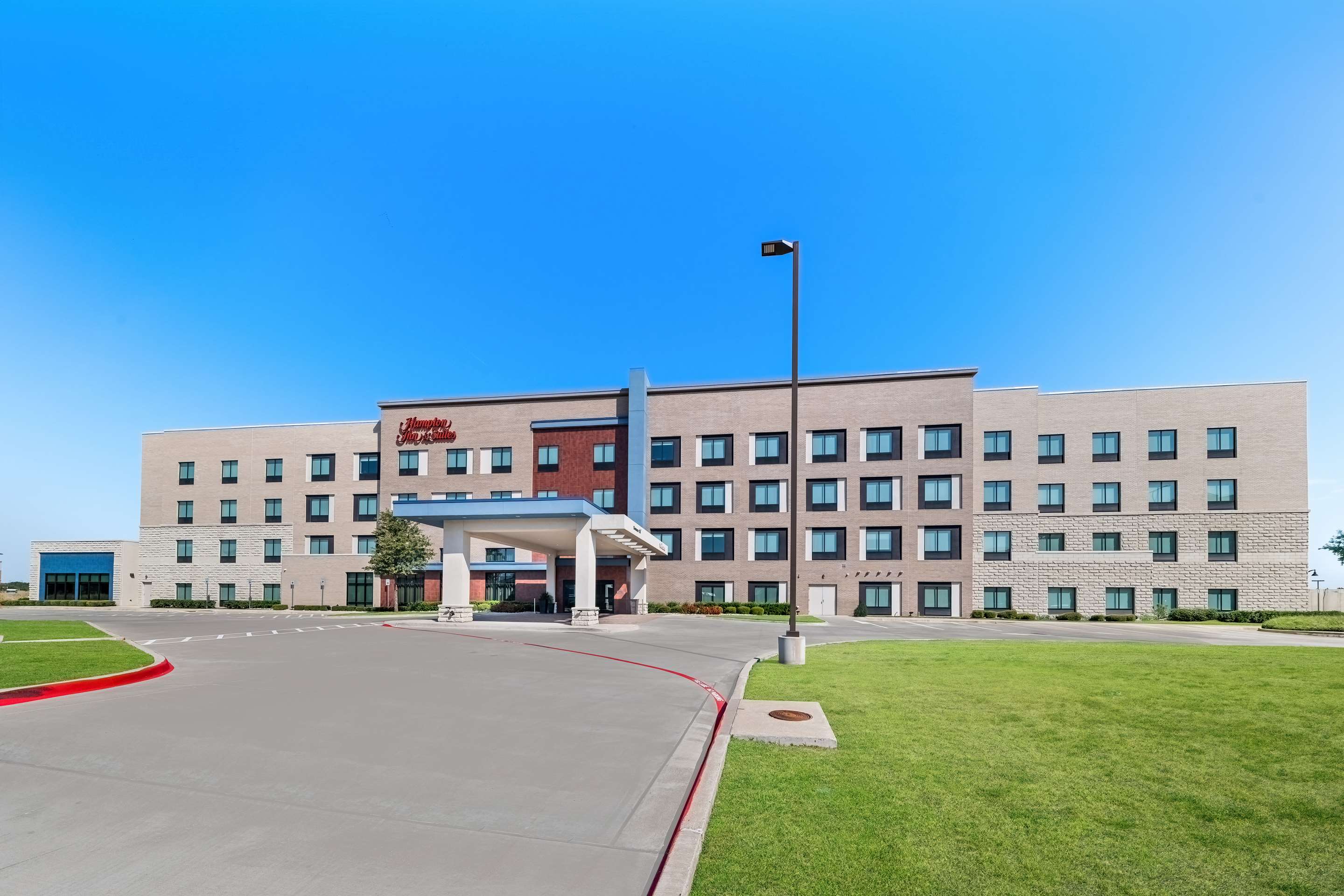 Exterior | Hampton Inn & Suites Farmers Branch Dallas, Tx