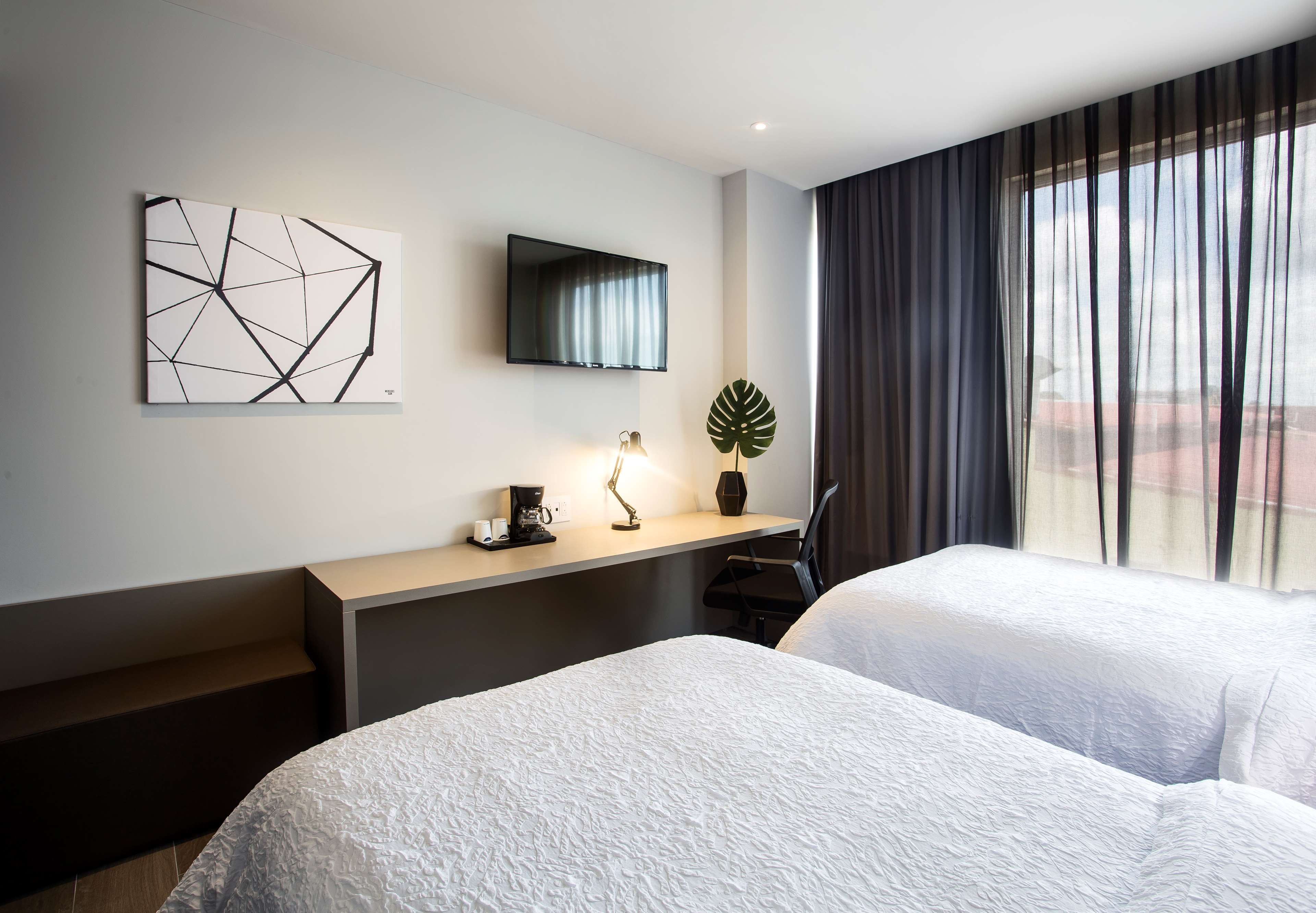 Hampton by Hilton David Room Type - TWIN ROOM W  FRIDGE NS