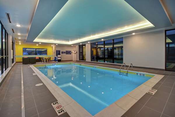 Pool - Tru by Hilton Lone Tree - I-25, Exit 193