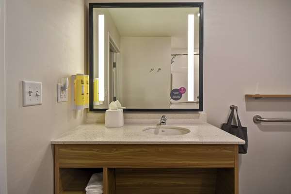  - Tru by Hilton Lone Tree - I-25, Exit 193