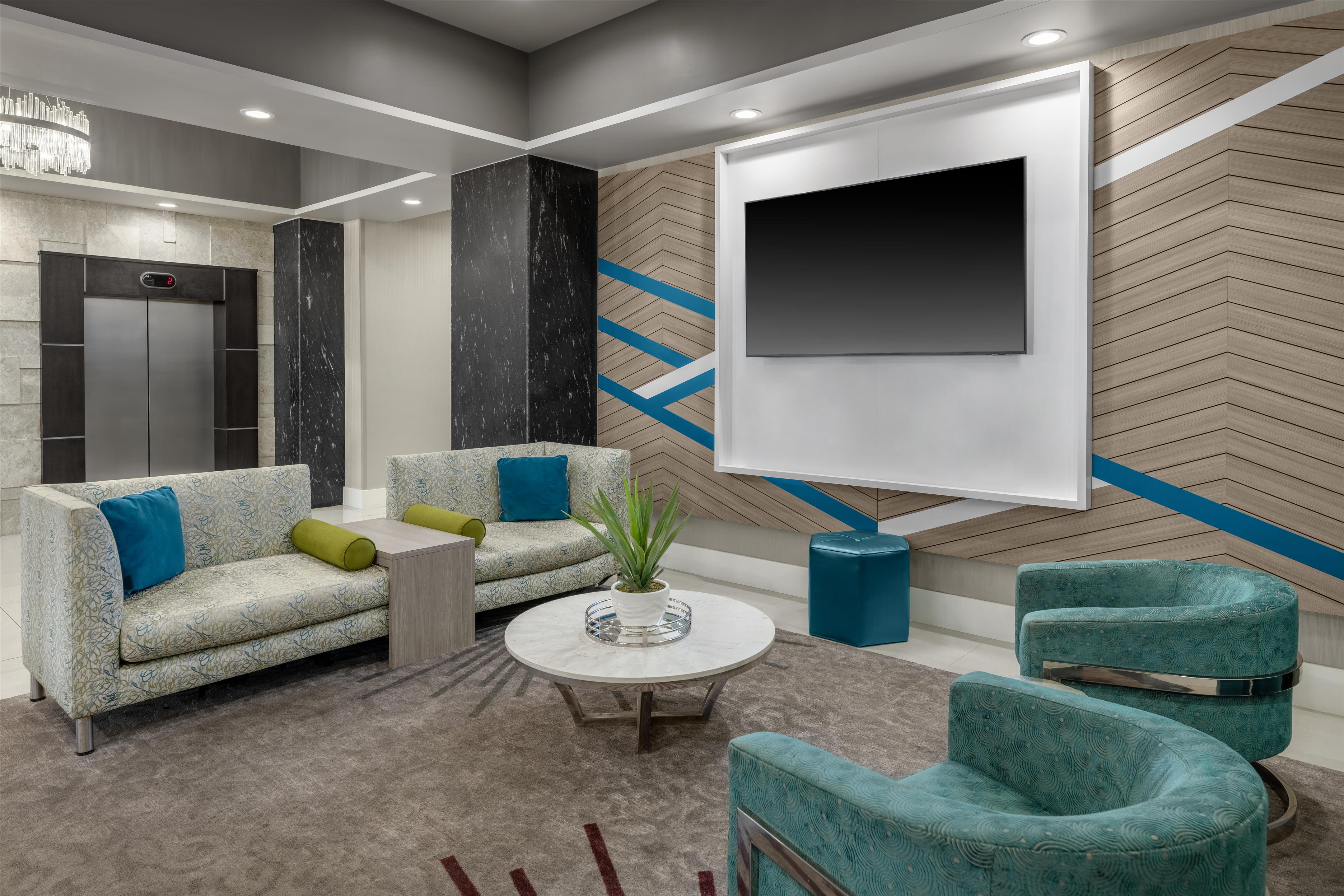 Lobby | Hilton Garden Inn Wichita Downtown