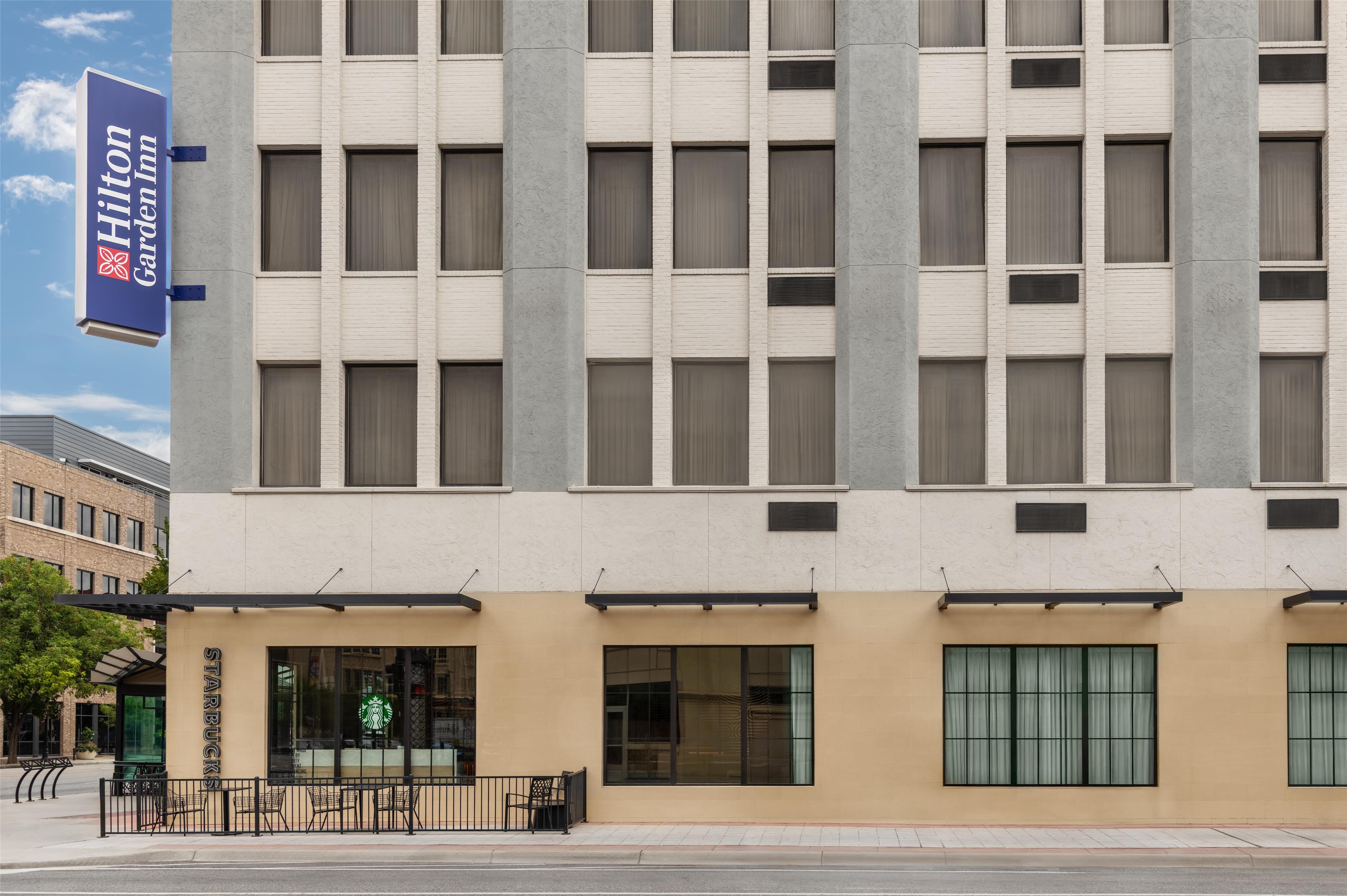 Exterior | Hilton Garden Inn Wichita Downtown