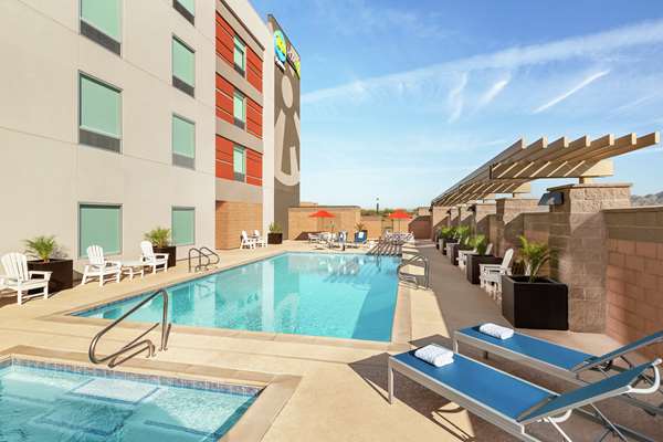 Pool - Home2 Suites by Hilton North Scottsdale