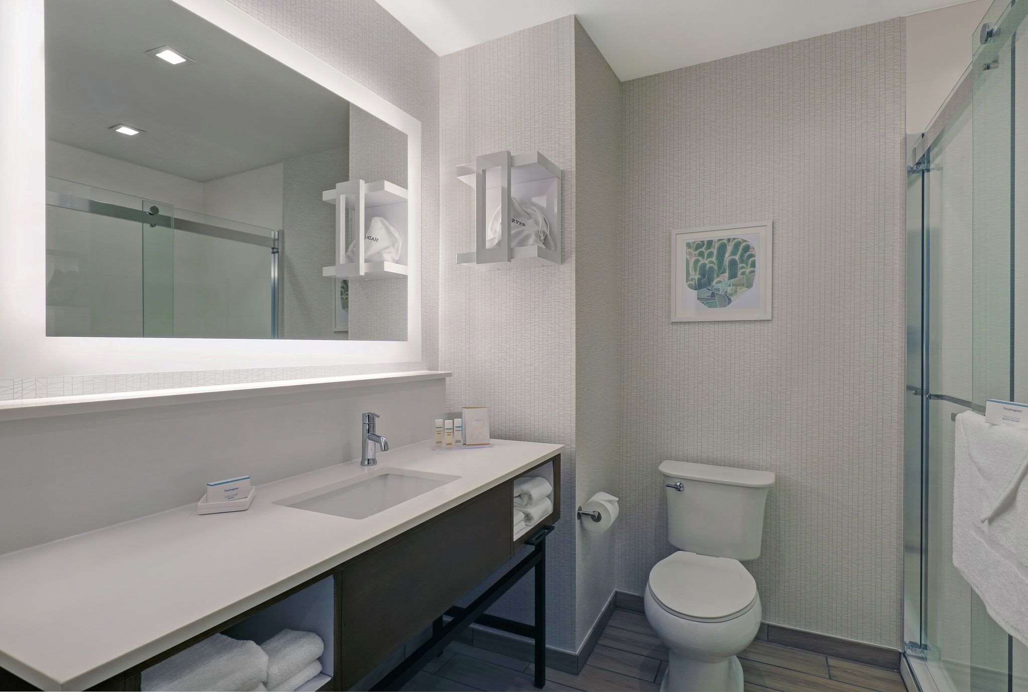 Hampton Inn by Hilton Patterson Room Type - 2 QUEEN BEDS W  FRIDGE NS