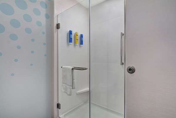  - Tru by Hilton Hotel Downtown Springfield