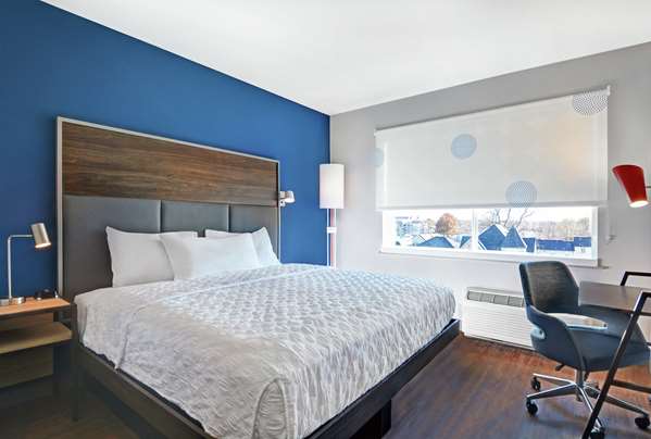  - Tru by Hilton Hotel Downtown Springfield