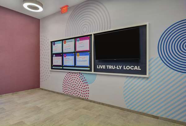  - Tru by Hilton Hotel Downtown Springfield